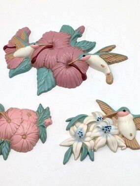 Vintage 1993 Burwood Set of 3 Hummingbirds Wall Art Hanging Pink Green 3503